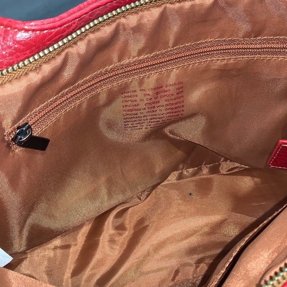 Matt & Nat Red Shoulder Bag - Picture 7 of 7